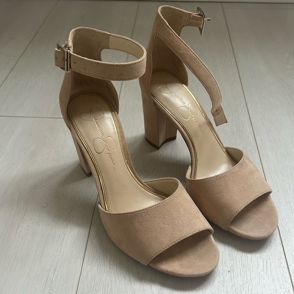 Jessica Simpson Nude heels